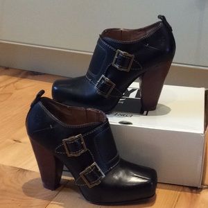 Frye Marta ankle bootie